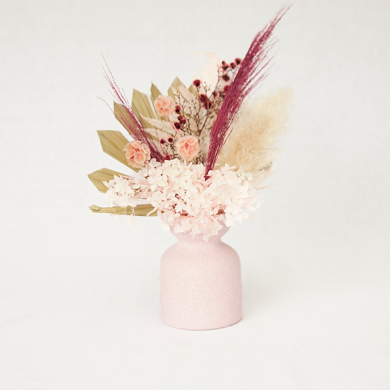 long lasting flowers in pink vase